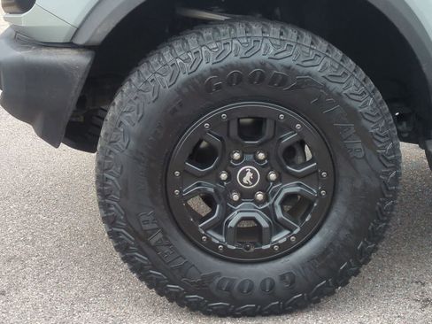 Used 2022 Ford Bronco Big Bend w/ Sasquatch Package AWD/4WD image 14
