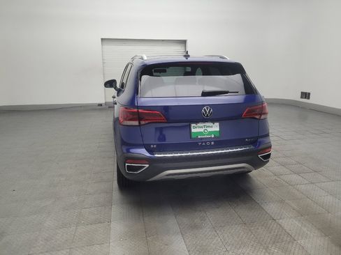 Used 2022 Volkswagen Taos SE w/ Panoramic Sunroof Package AWD/4WD image 5