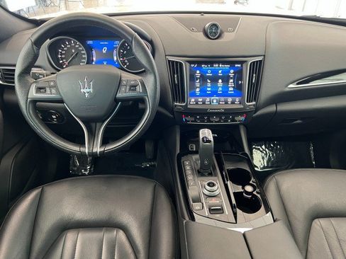 Used 2020 Maserati Levante AWD/4WD image 17