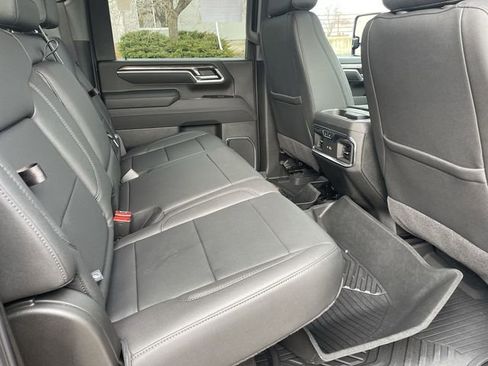 Used 2025 Chevrolet Silverado 2500 LTZ w/ LTZ Convenience Package image 15