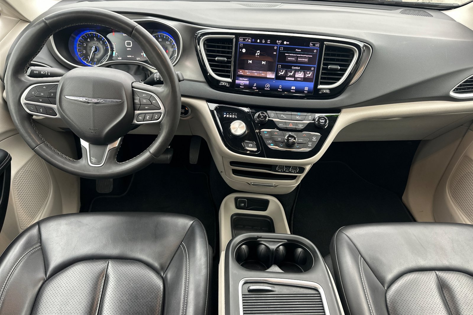 Used 2023 Chrysler Pacifica Touring-L FWD image 14