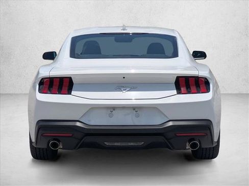 Used 2025 Ford Mustang Coupe RWD image 6