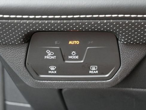 Used 2024 Volkswagen Atlas Cross Sport SEL R-Line AWD/4WD image 15