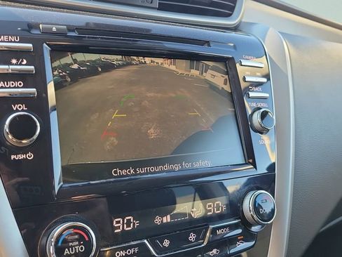 Used 2022 Nissan Murano SV image 17