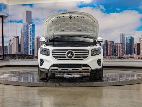 Used 2026 Mercedes-Benz GLB 250 4MATIC image 4