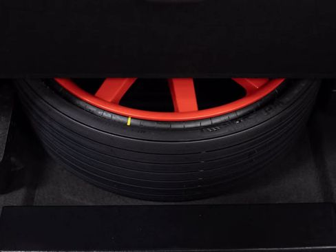 Certified 2025 Porsche Macan image 31