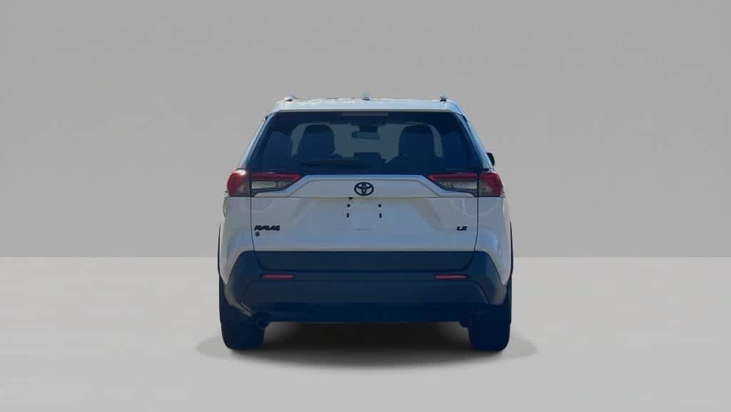 Used 2019 Toyota RAV4 LE FWD image 7