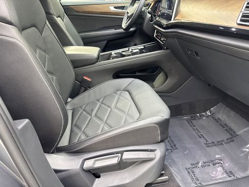Used 2024 Volkswagen Atlas SE w/ Panoramic Sunroof Package AWD/4WD image 49