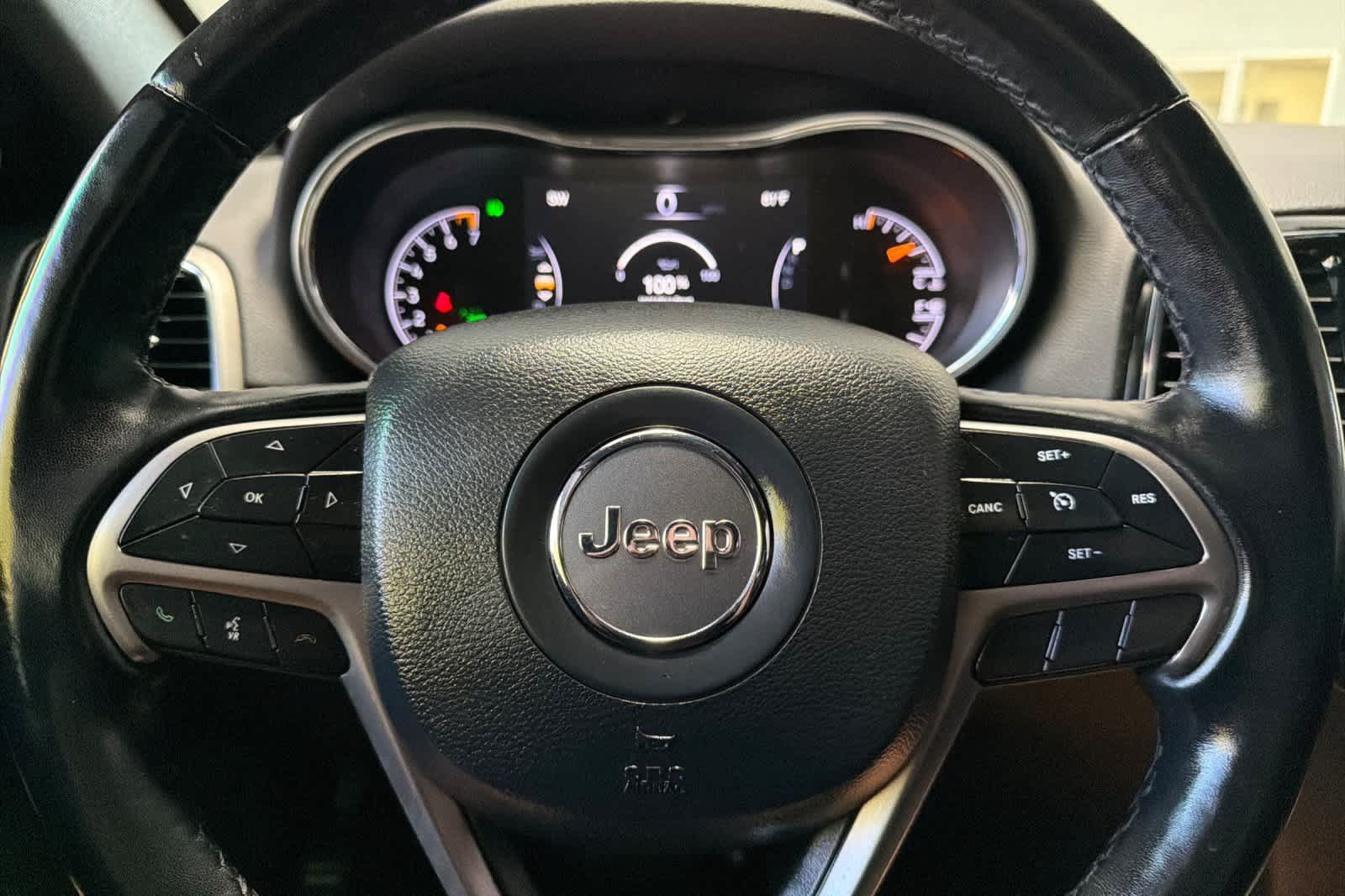 Used 2020 Jeep Grand Cherokee Altitude AWD/4WD image 25