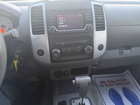 Used 2016 Nissan Frontier Desert Runner image 12