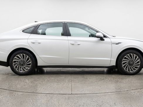 Used 2025 Hyundai Sonata SEL FWD image 11