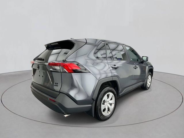 Used 2023 Toyota RAV4 LE AWD/4WD image 4