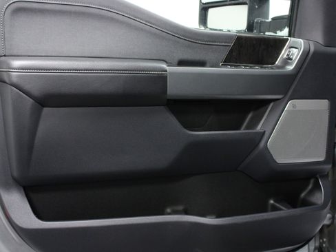 Used 2023 Ford F350 Lariat w/ Sport Appearance Package image 13