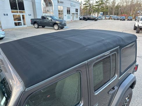 Used 2021 Jeep Wrangler Unlimited Sport image 27