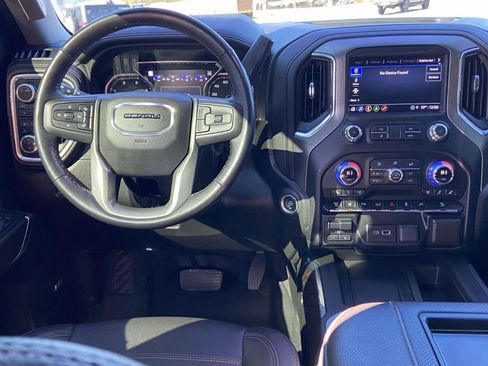 Used 2022 GMC Sierra 2500 Denali w/ Technology Package image 2