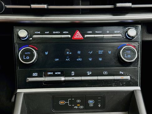 Used 2025 Hyundai Santa Fe SEL FWD image 23