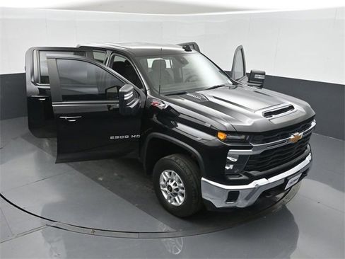 Used 2024 Chevrolet Silverado 2500 LT w/ Z71 Off-Road Package image 47