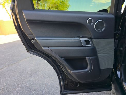 Used 2017 Land Rover Range Rover Sport HSE image 26