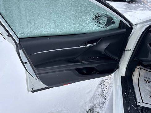 Used 2023 Toyota Camry LE image 20