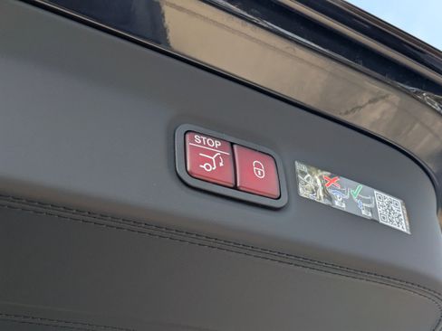 New 2026 Mercedes-Benz Maybach GLS 600 4MATIC image 13