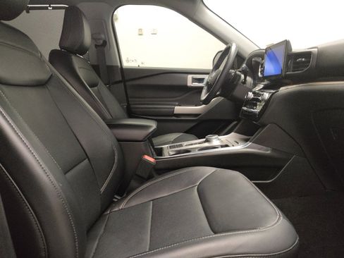 Used 2021 Ford Explorer Limited w/ Equipment Group 301A RWD image 21
