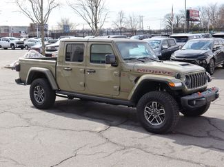 Used 2025 Jeep Gladiator Mojave video 2