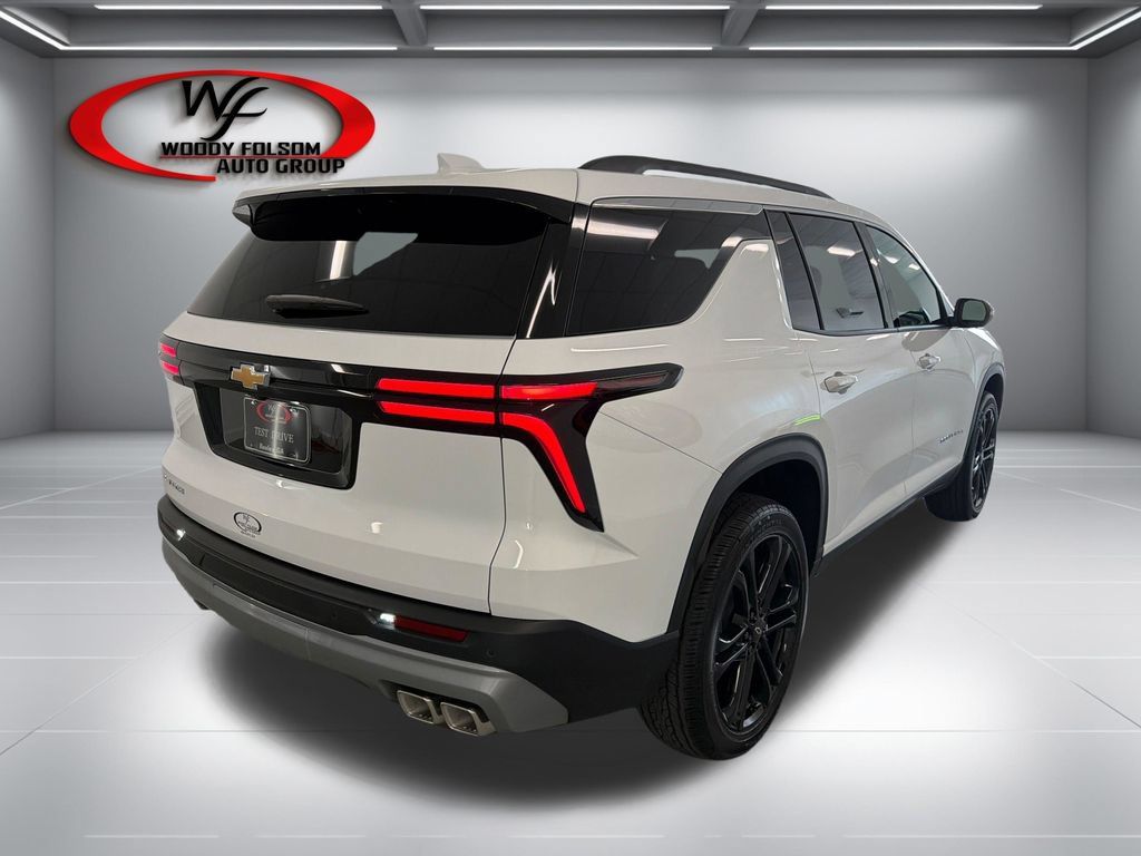 New 2027 Chevrolet Traverse LT FWD image 6