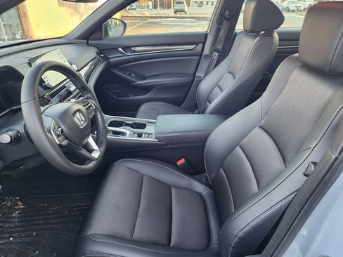 Used 2022 Honda Accord Sport image 11