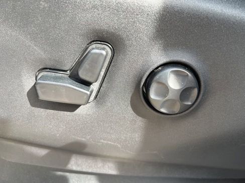 Certified 2019 Chrysler Pacifica Touring-L image 17