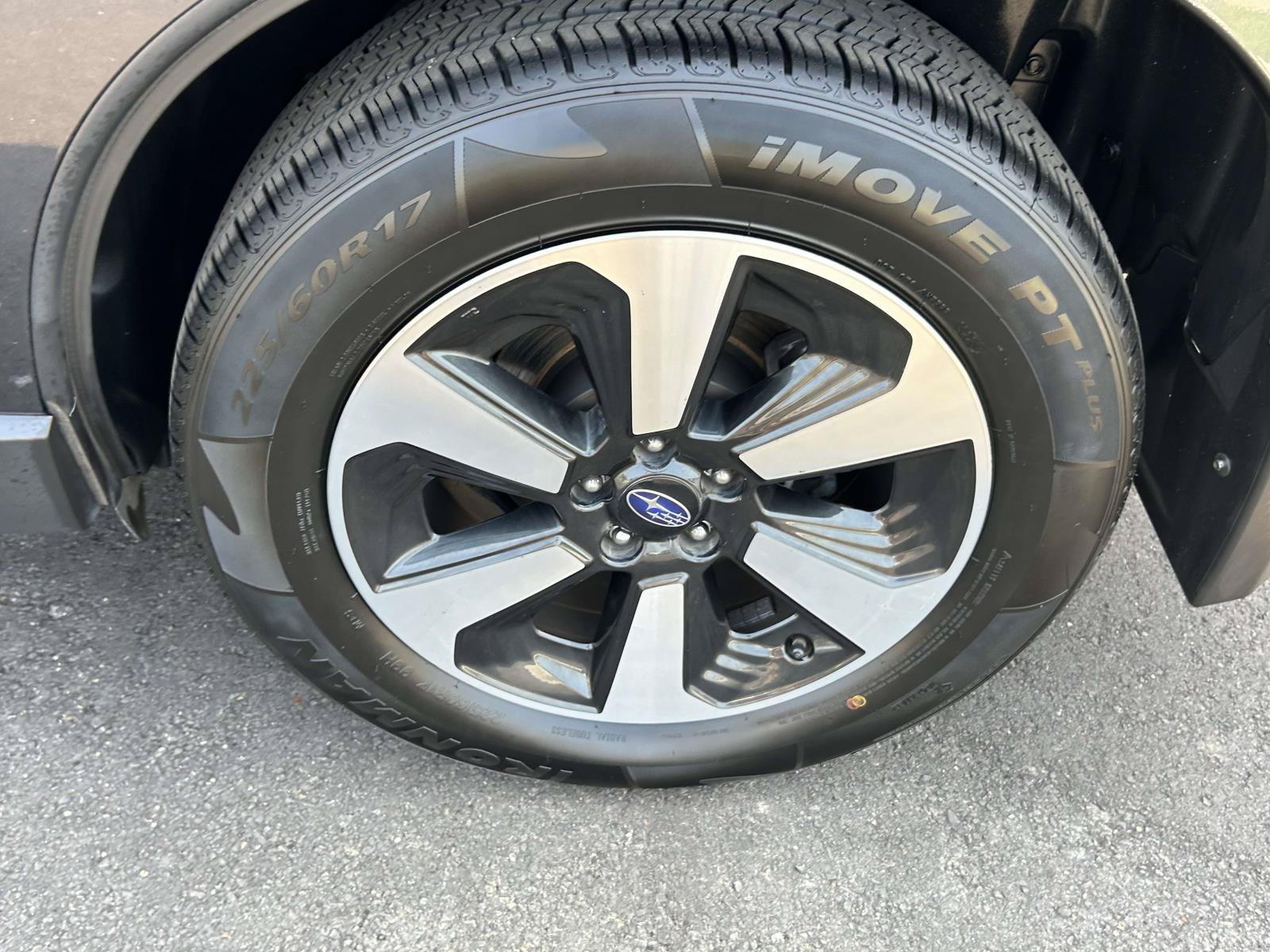 Used 2017 Subaru Forester 2.5i Premium w/ All-Weather Package AWD/4WD image 6