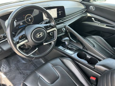 Used 2024 Hyundai Elantra Limited FWD image 25