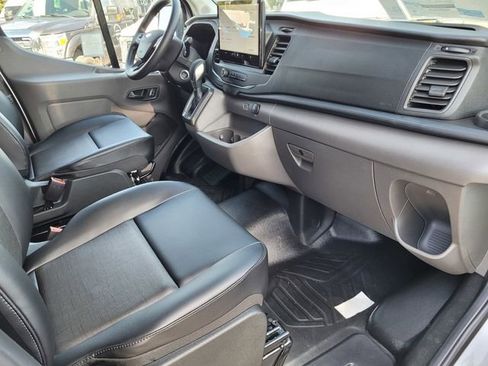 New 2026 Ford Transit 250 148 Medium Roof RWD image 18