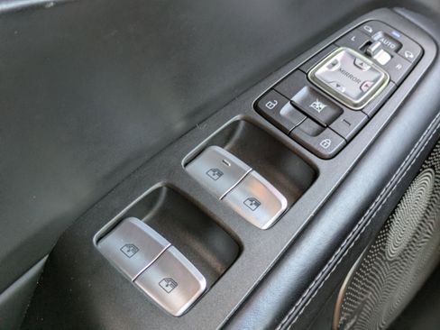 Used 2017 Genesis G90 3.3T Premium image 23