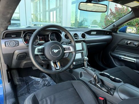 Used 2017 Ford Mustang Coupe RWD image 18