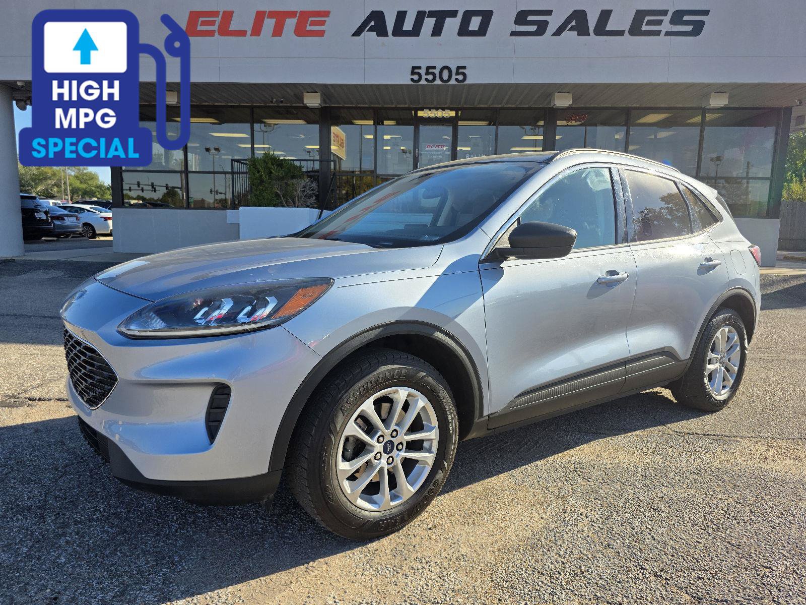 Used 2022 Ford Escape SE w/ Convenience Package AWD/4WD image 1
