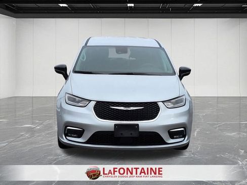 Certified 2024 Chrysler Pacifica Touring-L image 8