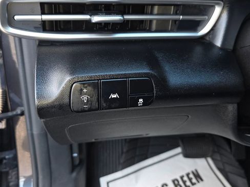 Used 2021 Hyundai Elantra SEL image 19