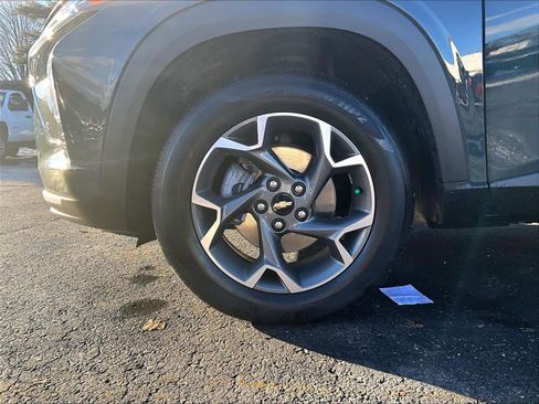 Used 2025 Chevrolet Trax LT image 7