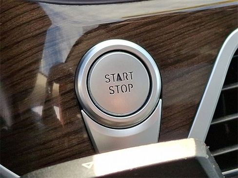 Used 2020 BMW 745e xDrive image 25