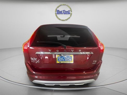 Used 2017 Volvo XC60 T5 Dynamic w/ Preferred Option Package AWD/4WD image 4