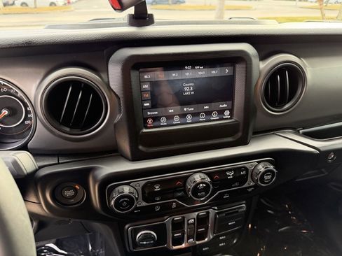 Used 2023 Jeep Wrangler Sport S image 17