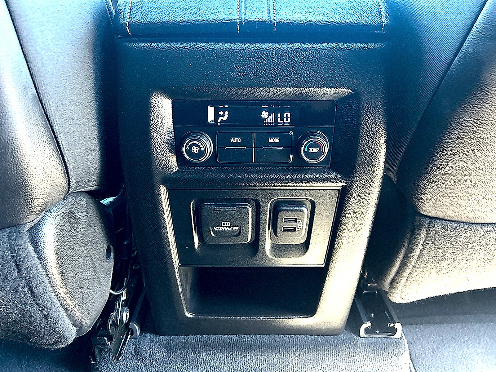 Used 2023 Chevrolet Traverse LT w/ LT Premium Package FWD image 28