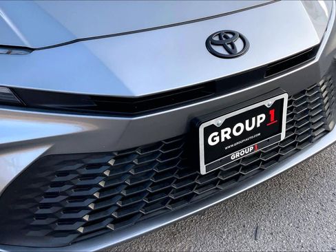 Used 2025 Toyota Camry SE w/ Multimedia Upgrade Package image 29