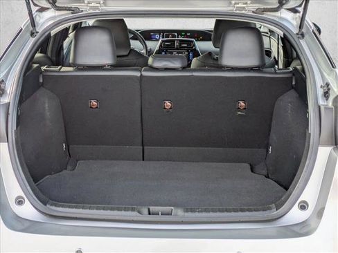 Used 2017 Toyota Prius Four image 6