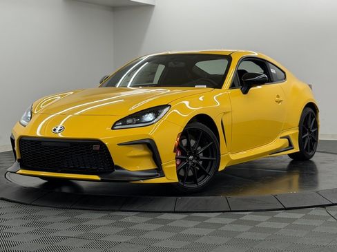 New 2026 Toyota GR86 YUZU Limited image 2