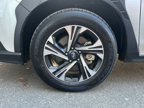 Used 2024 Subaru Crosstrek 2.0i Premium image 40