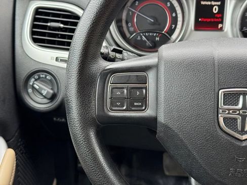 Used 2017 Dodge Journey SXT w/ Comfort/Convenience Group FWD image 22