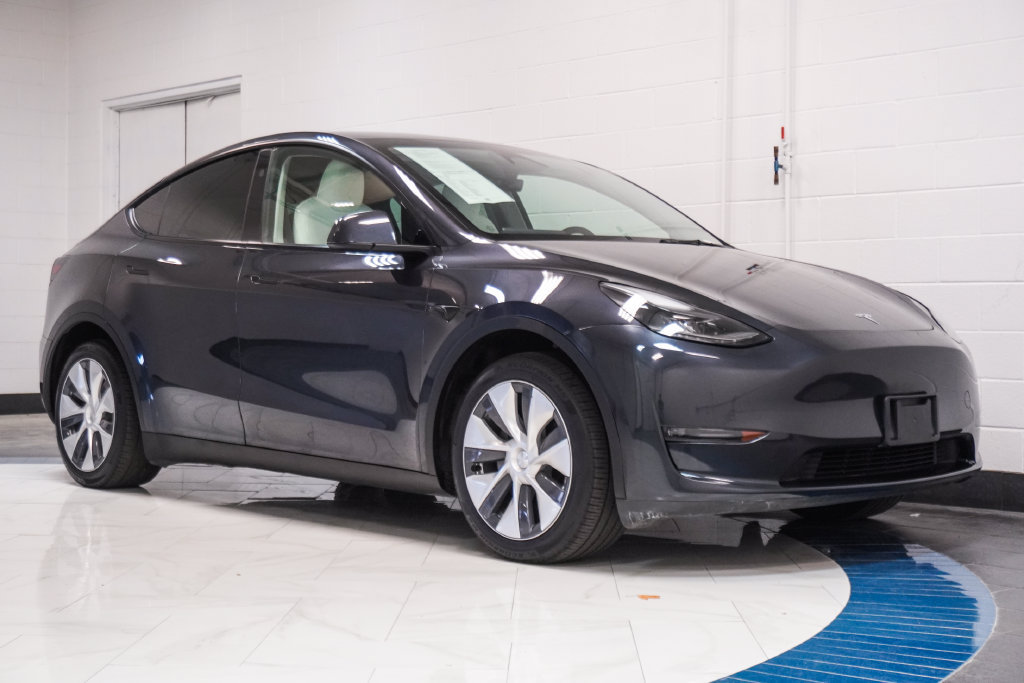 Used 2024 Tesla Model Y Long Range AWD/4WD image 5