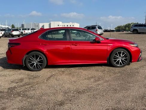 Used 2021 Toyota Camry SE FWD image 6