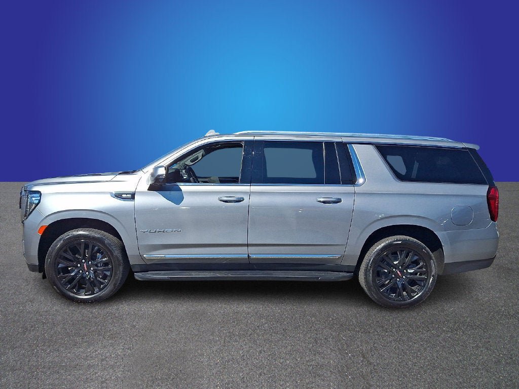 Used 2023 GMC Yukon XL SLT w/ SLT Premium Package AWD/4WD image 7